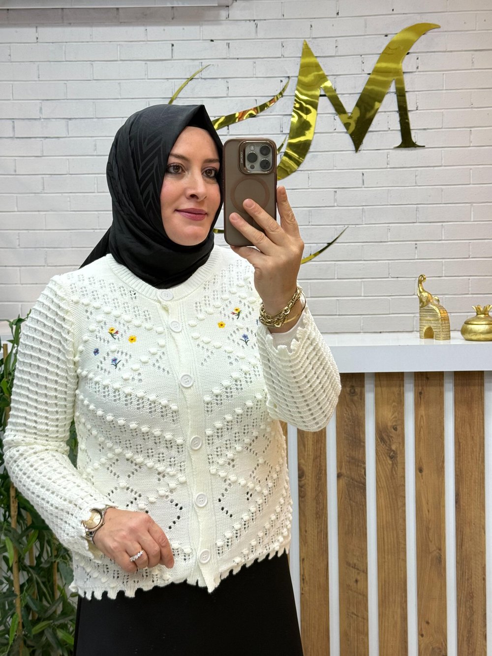 ETEK ÜSTÜ İŞLEMELİ HIRKA
