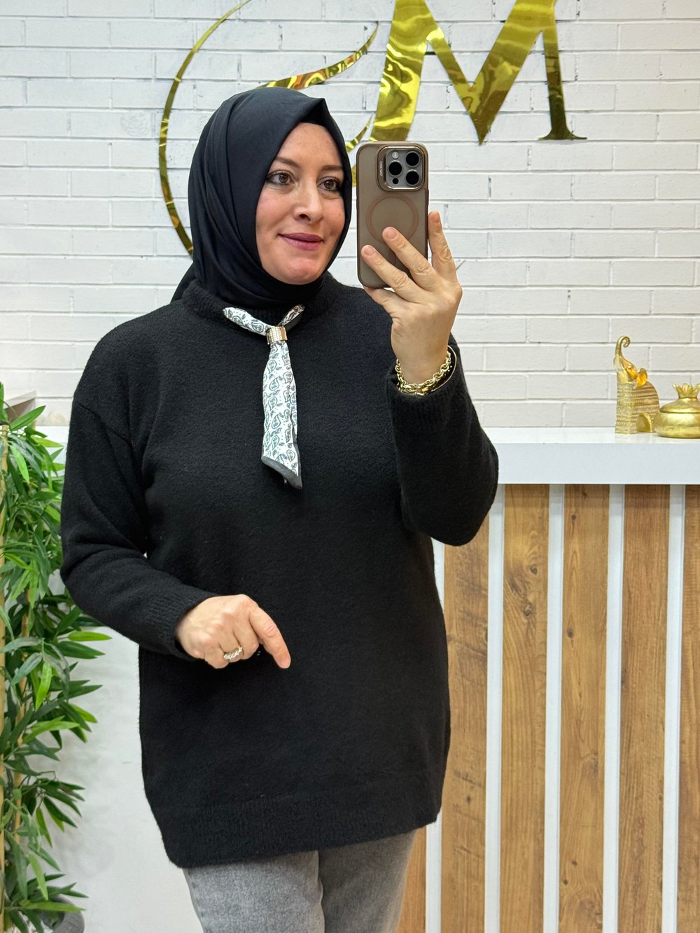 FULARLI YUMOŞ KAZAK