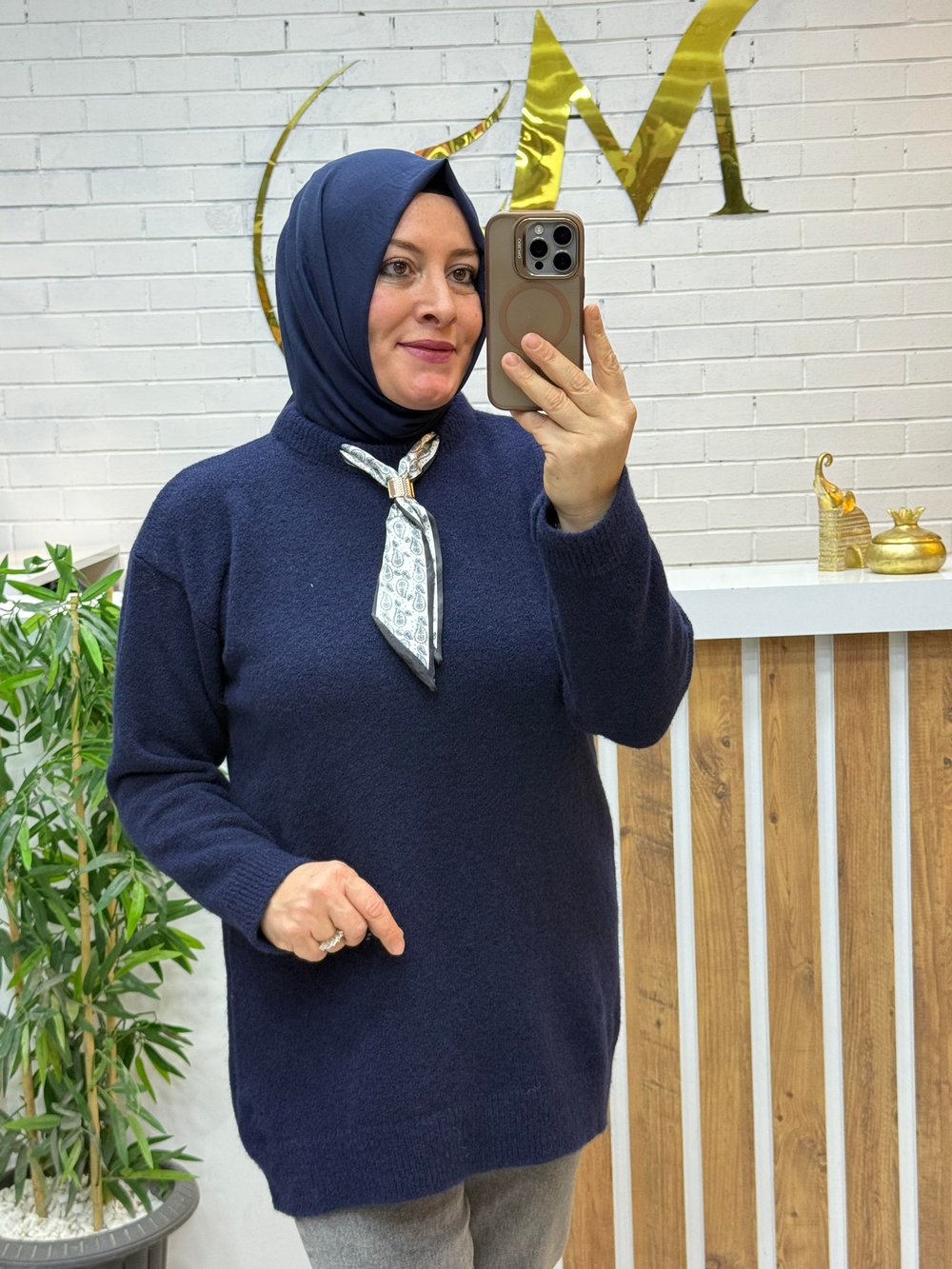 FULARLI YUMOŞ KAZAK