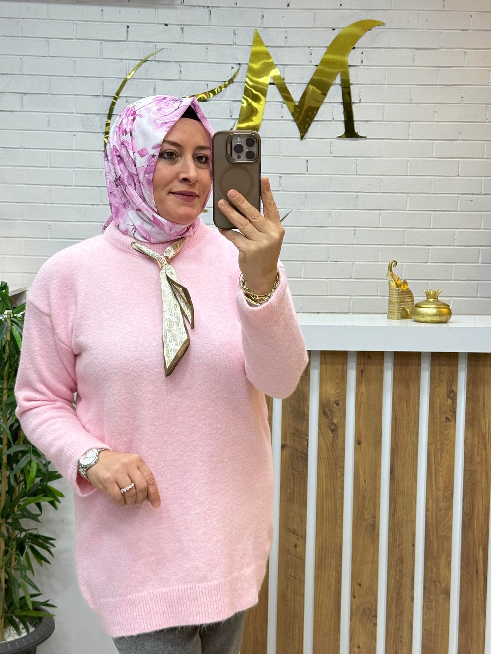 FULARLI YUMOŞ KAZAK