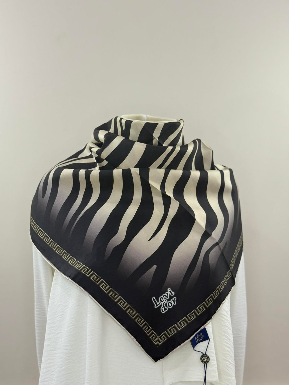 Levidor | Siyah-Krem Zebra Desen Twill İpek Eşarp
