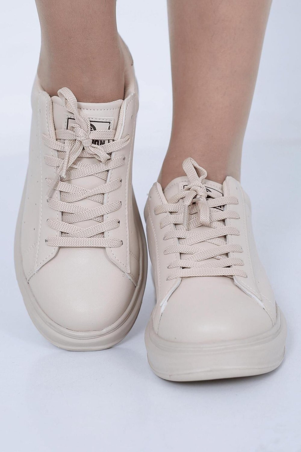 Rahat Kalıp Bağcıklı Sneaker