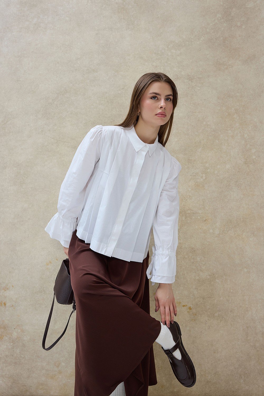 Beyaz Liza Kolu Bağcıklı Gömlek 