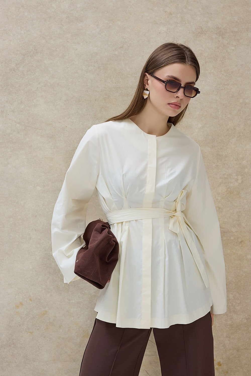 Krem Mirel Geniş Kol Pileli Gömlek 