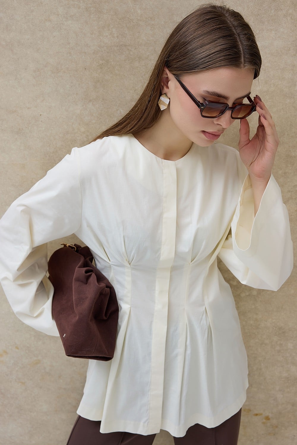 Krem Mirel Geniş Kol Pileli Gömlek 