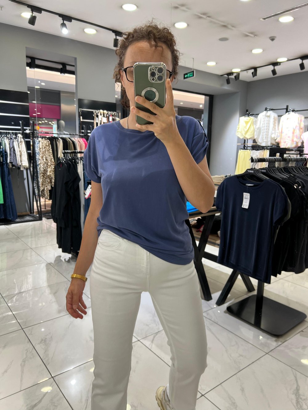 MODAL KUMAŞ OMUZ DÜĞME DETAYLI  TSHIRT