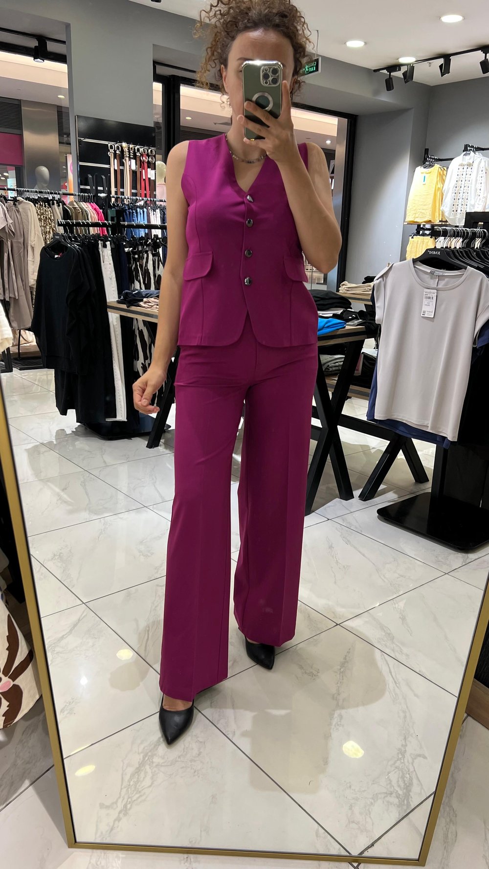 V YAKA VİSKOZ KUMAŞ CEP KAPAKLI YELEK MAGENTA