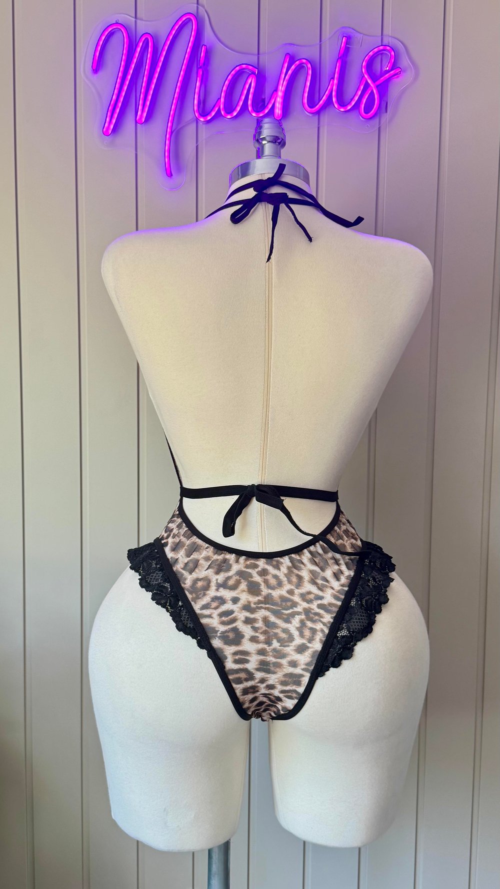 Dantel Kenarlı Leopar Bodysuit