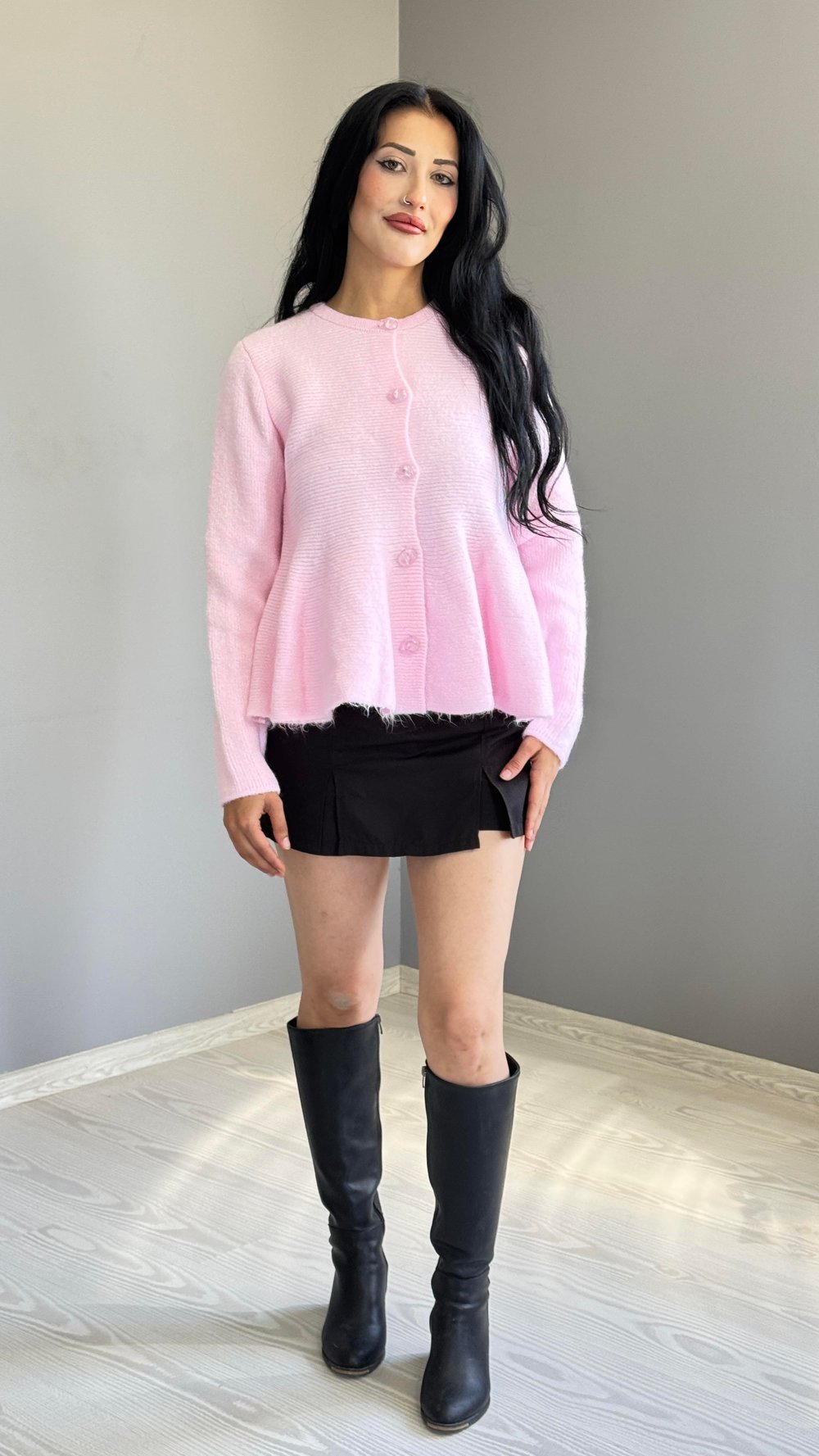 Taş Düğme Volanlı Pembe Hırka