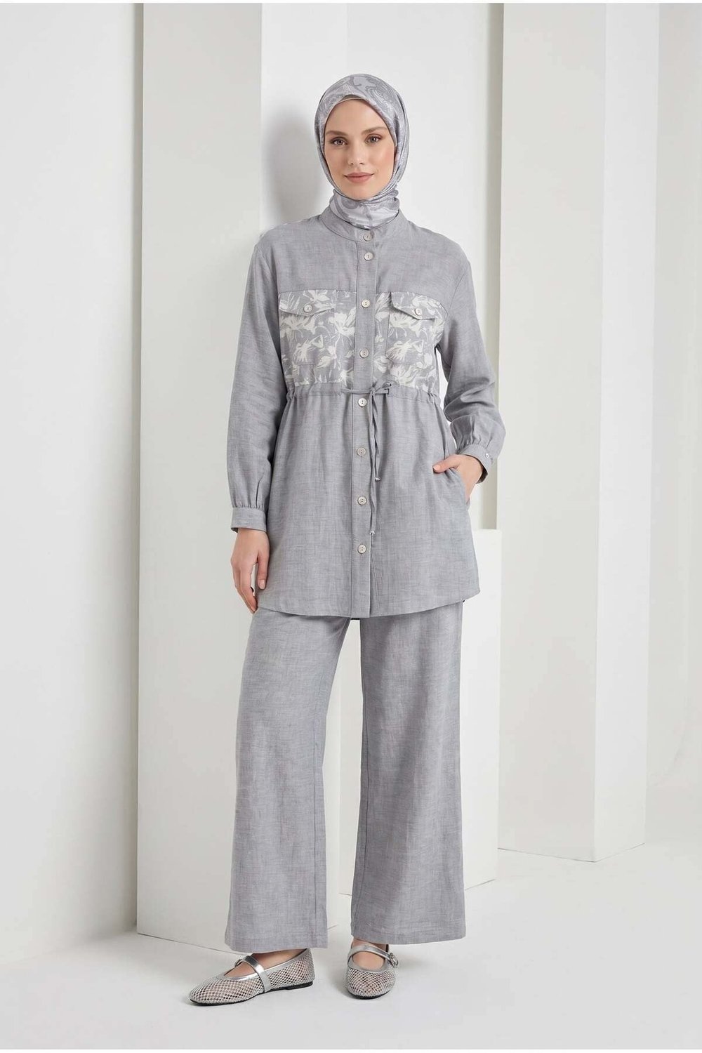 Çiçek Desenli Beli Büzgülü Tunik ve Geniş Paça Pantolonlu Takım İndigo 26YT6156