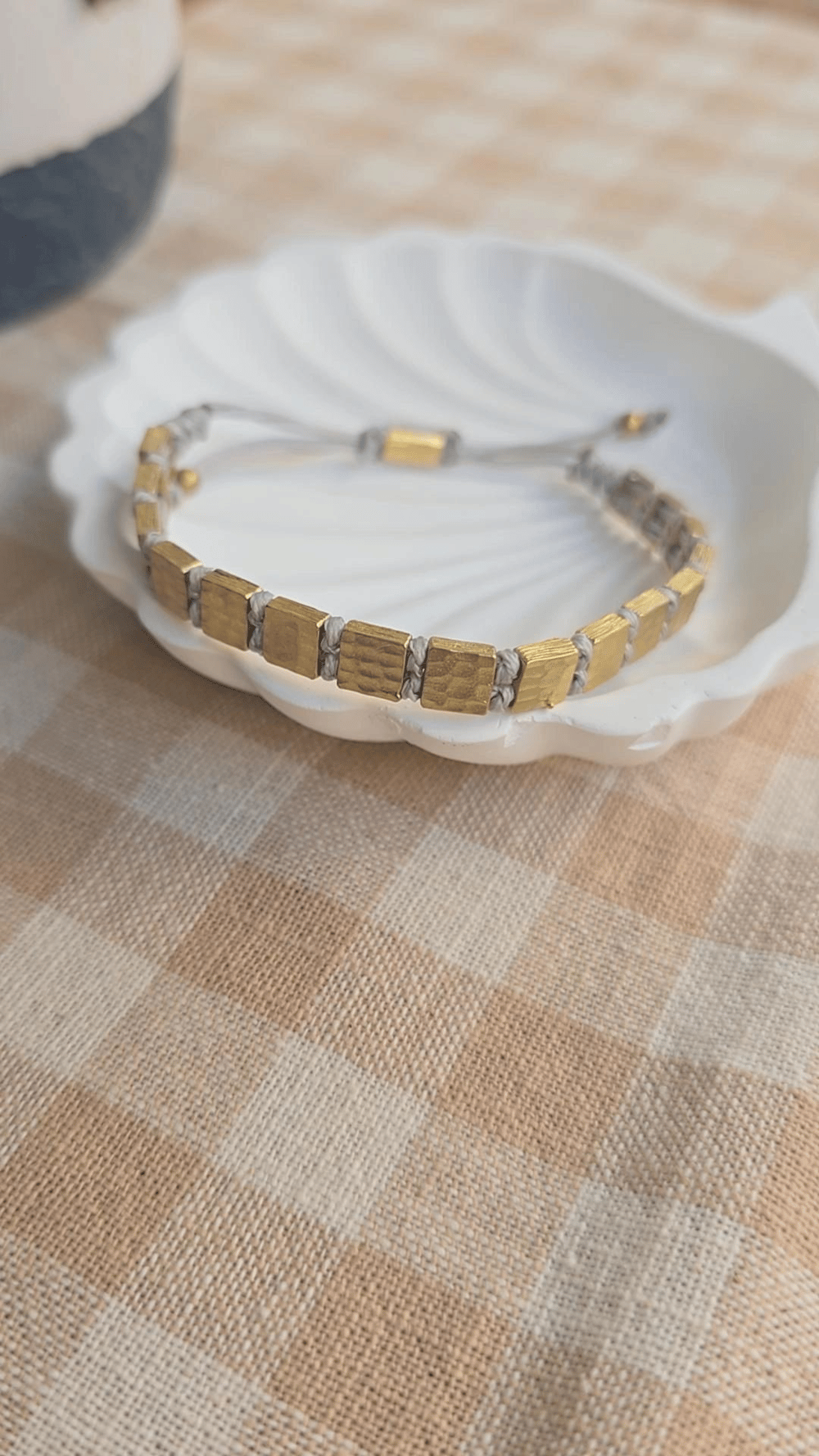 Square Gri İpli Pirinç Bileklik