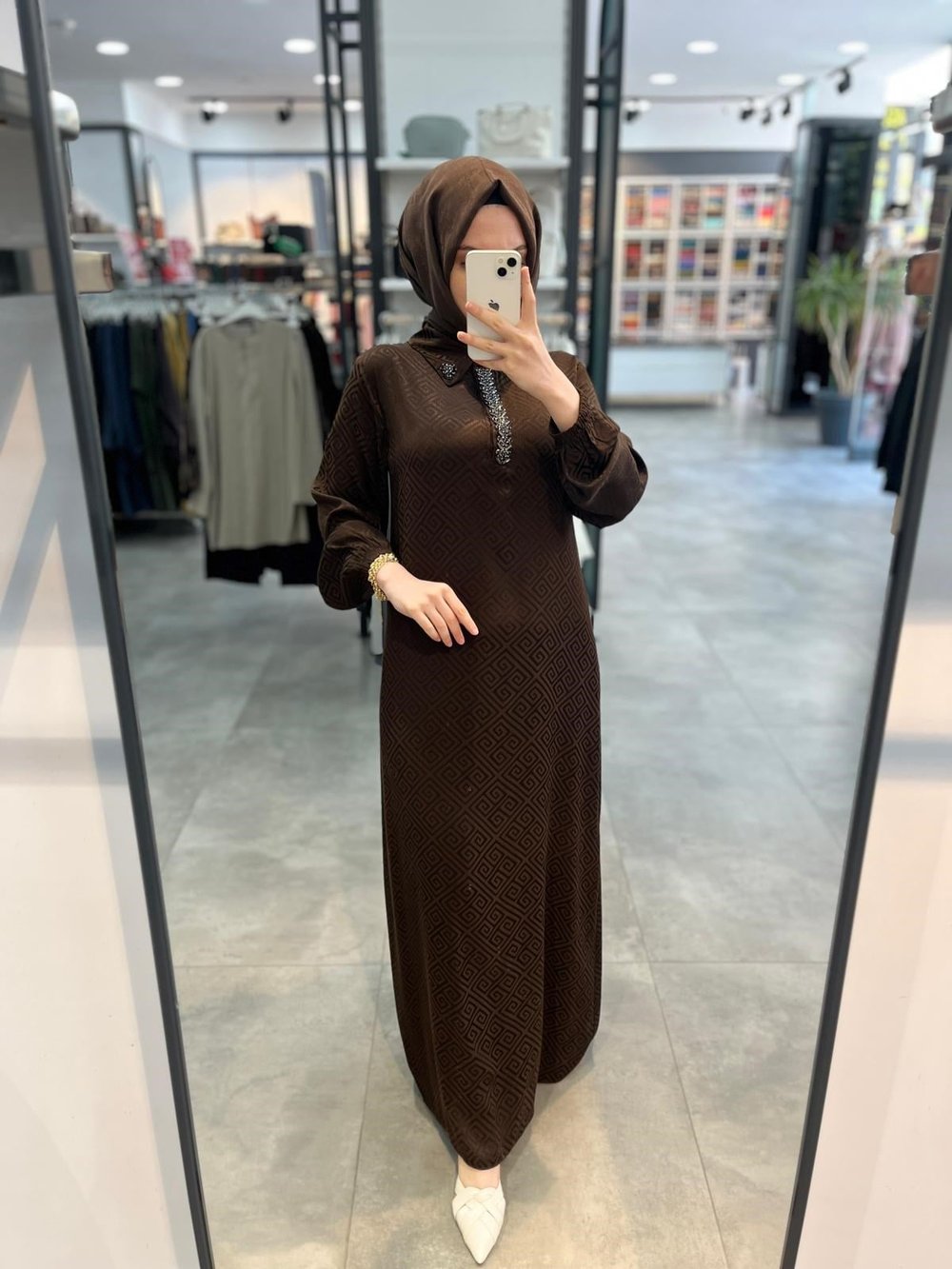 Alesya Yakası Taş Detaylı Jakar Elbise - Kahve