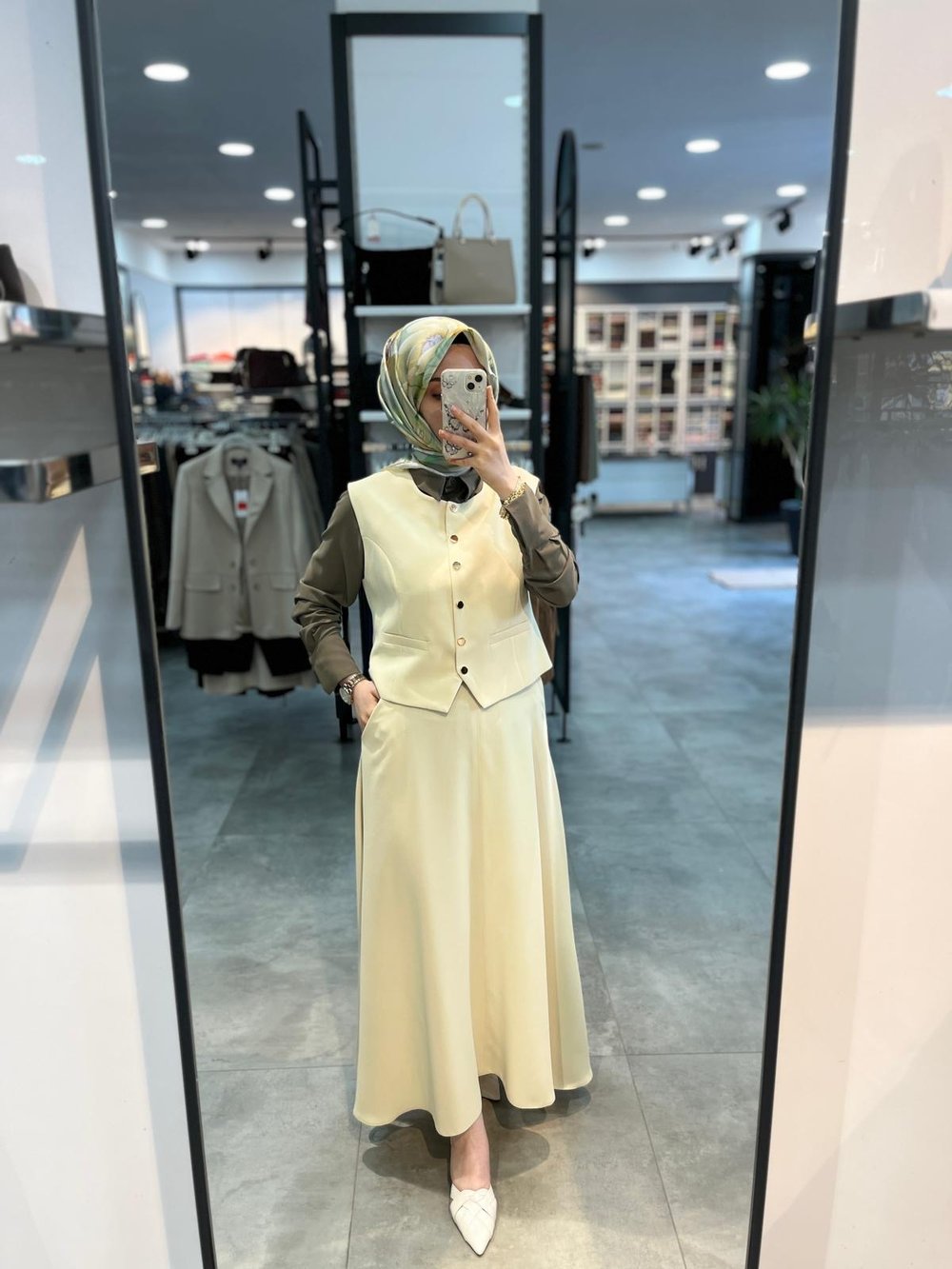 Alesya Yelek Etek Takım - Krem