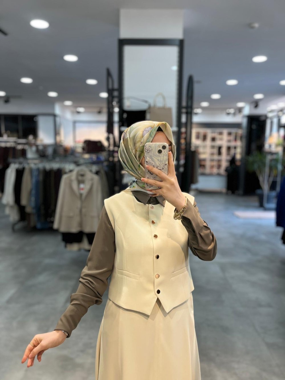 Alesya Yelek Etek Takım - Krem
