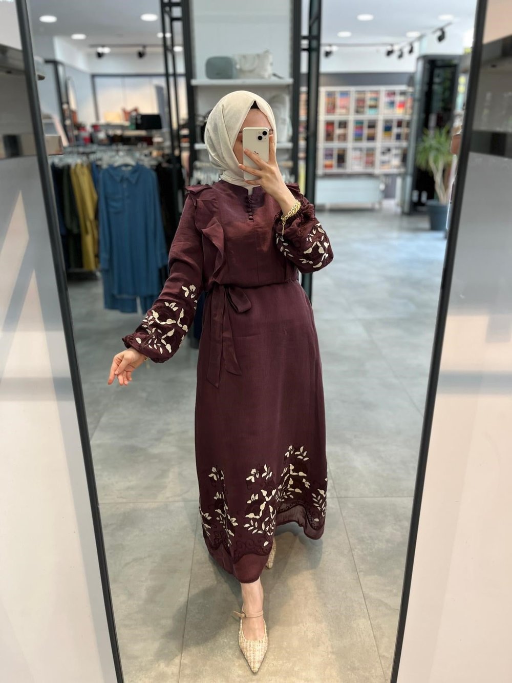 Nuss Kolu Eteği Nakışlı Elbise - Bordo