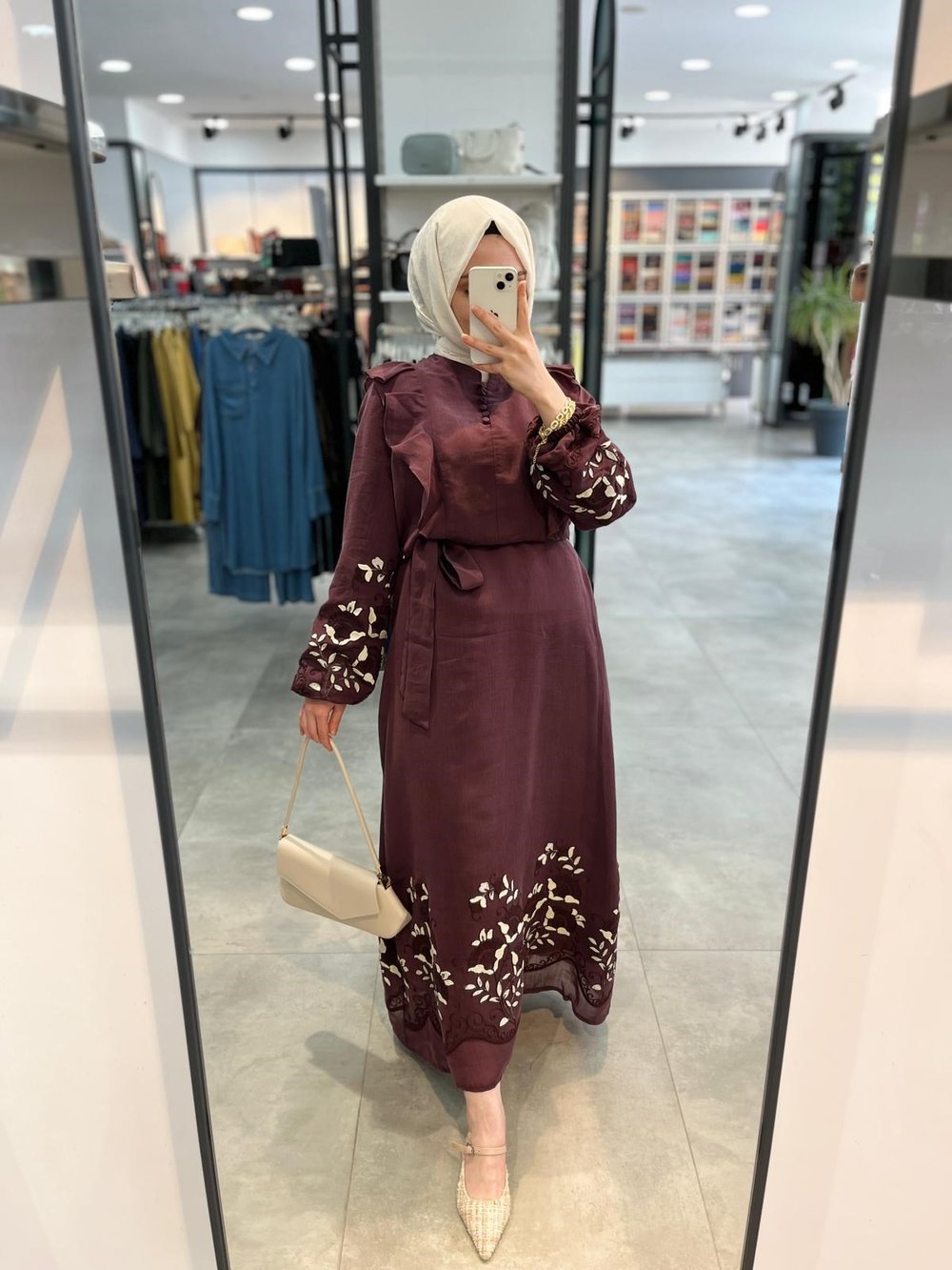 Nuss Kolu Eteği Nakışlı Elbise - Bordo