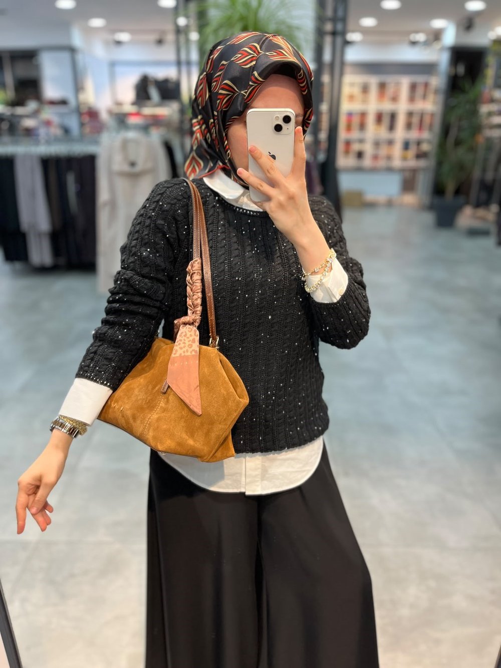 On Triko Örgü Desen Pullu Kazak - Siyah