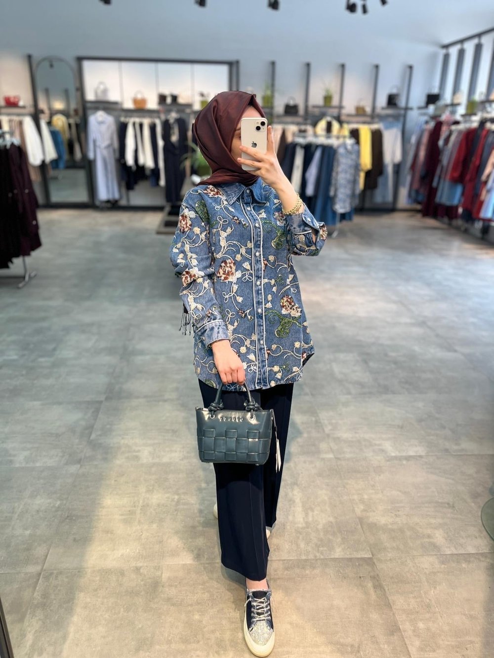 On Triko Pul Payet Nakışlı Denim Gömlek - Mavi