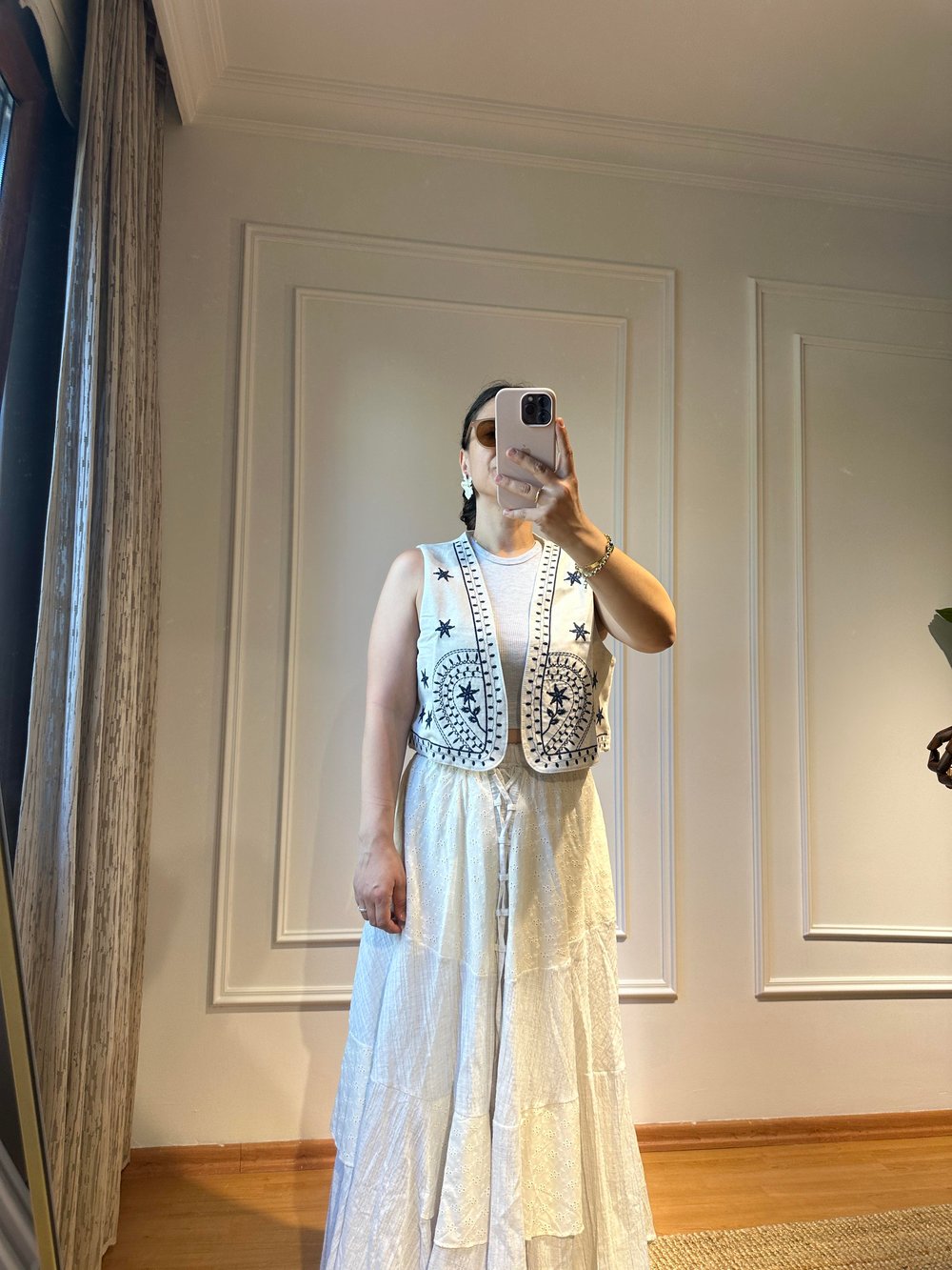 NAKIŞLI YELEK KREM
