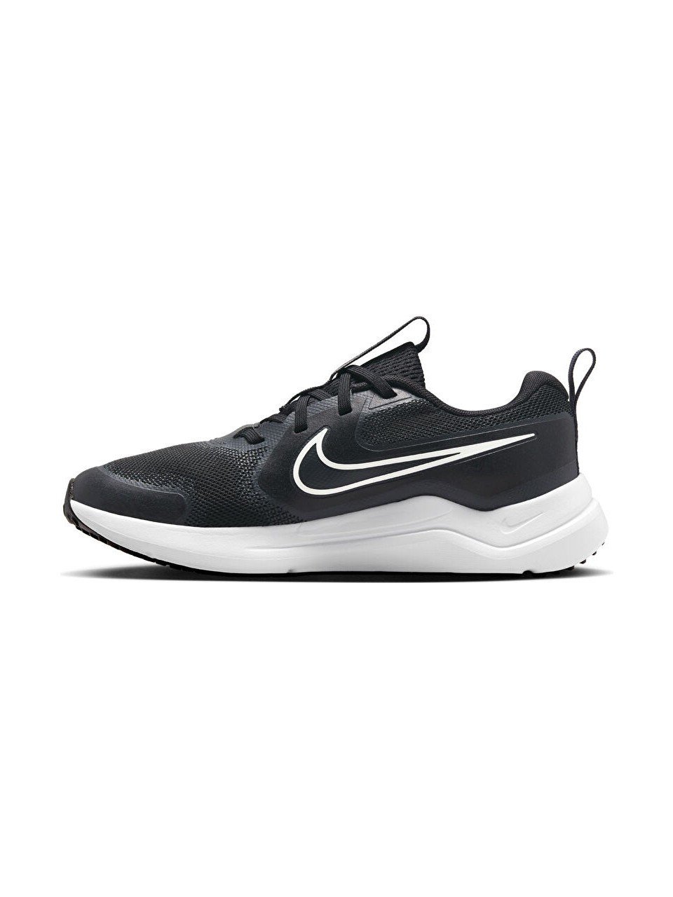 Nike Cosmic Runner Siyah-Beyaz Unisex Koşu Ayakkabısı