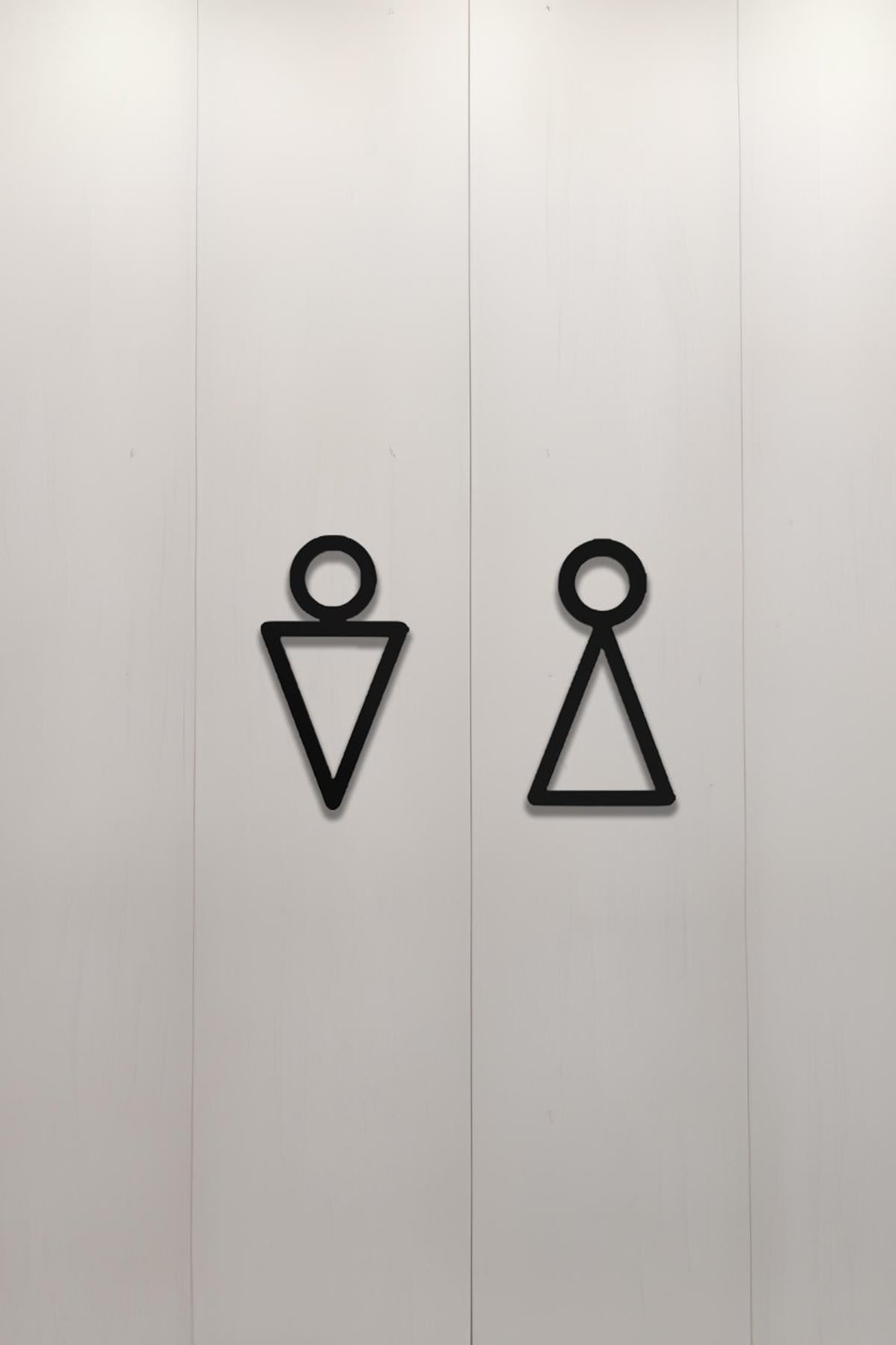 Erkek & Kadın WC Figür Tabelası – Siyah Metal Minimal Kapı Simgesi (Kapı & Kat Yönlendirme)