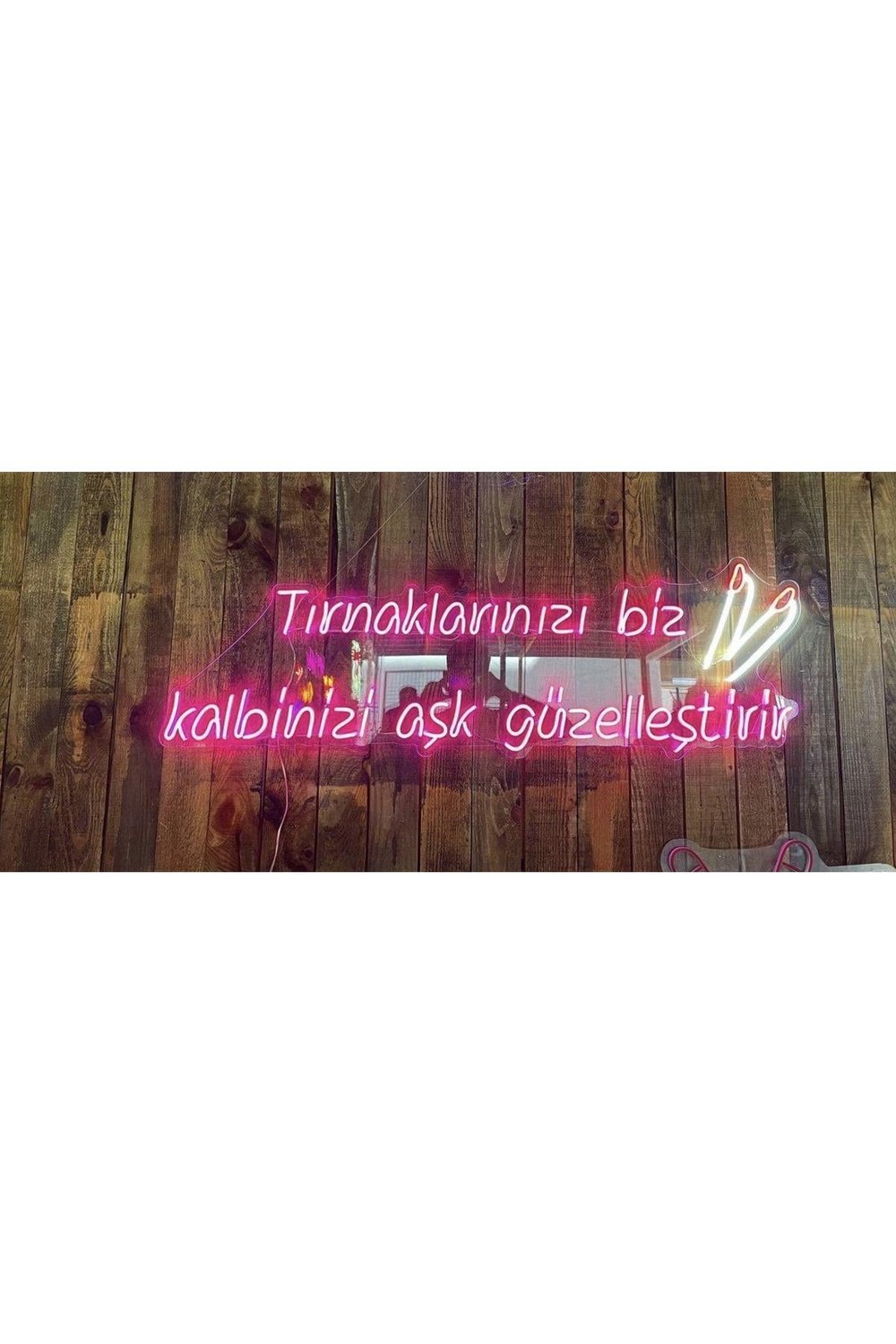 Tırnaklarınızı Biz, Kalbinizi Aşk Güzelleştirir Neon Tabela – Güzellik Salonu Dekoru