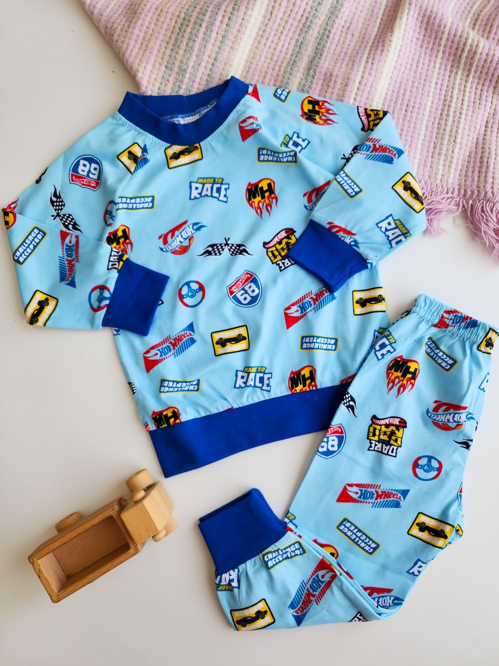 Race Desenli Mevsimlik Pijama Takımı