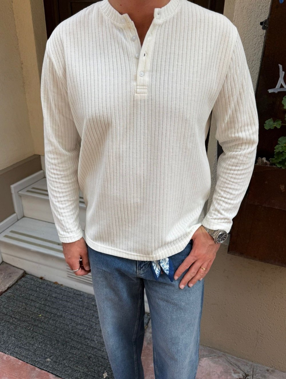 Beyaz Henley Yaka Sweatshirt