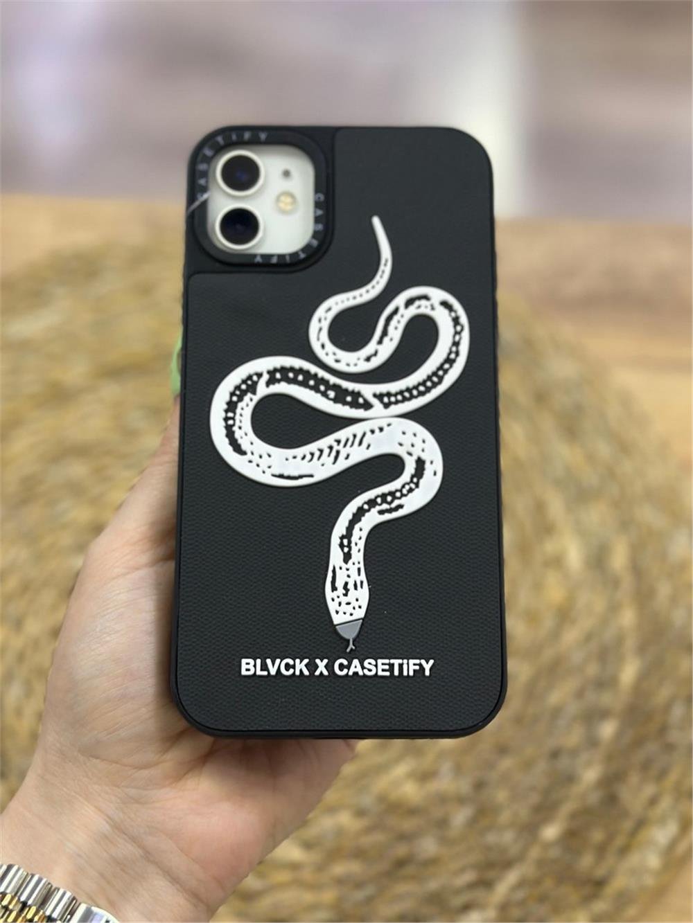 iPhone 11 Kılıf - Kabartmalı