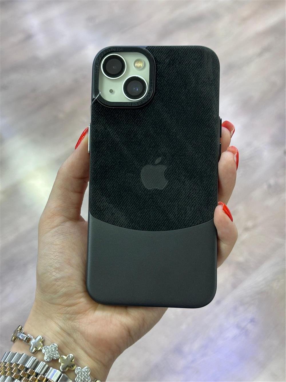 iPhone 13 / 14 / 15 Kılıf - Logolu Kadife