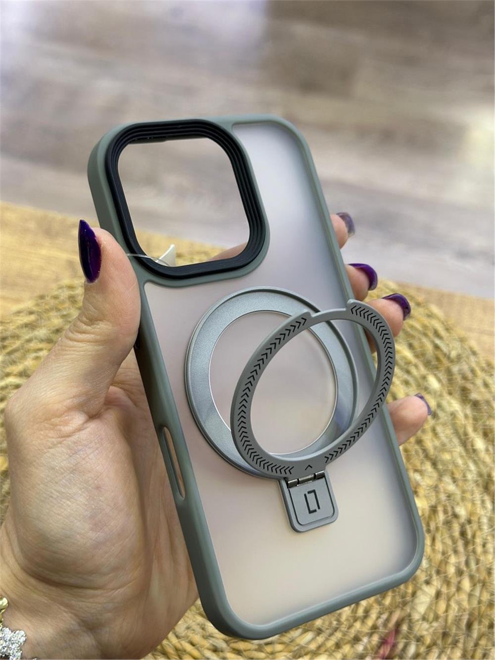 iPhone 16 Pro Kılıf - Standlı