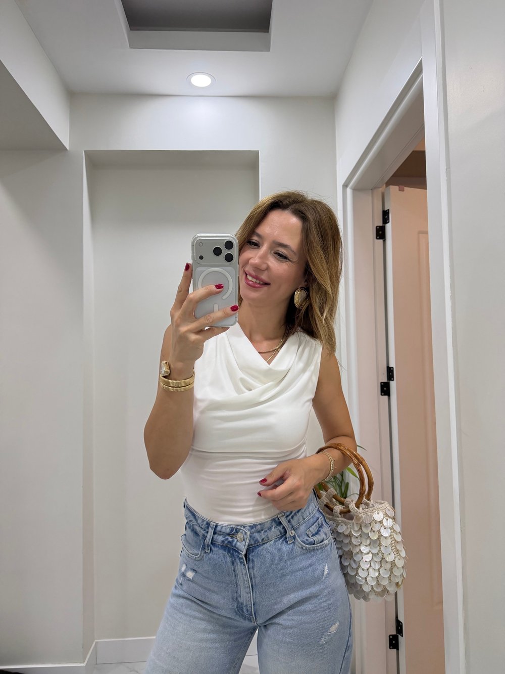 PREMİUM Degaje Yaka Tokalı Bluz  Beyaz 