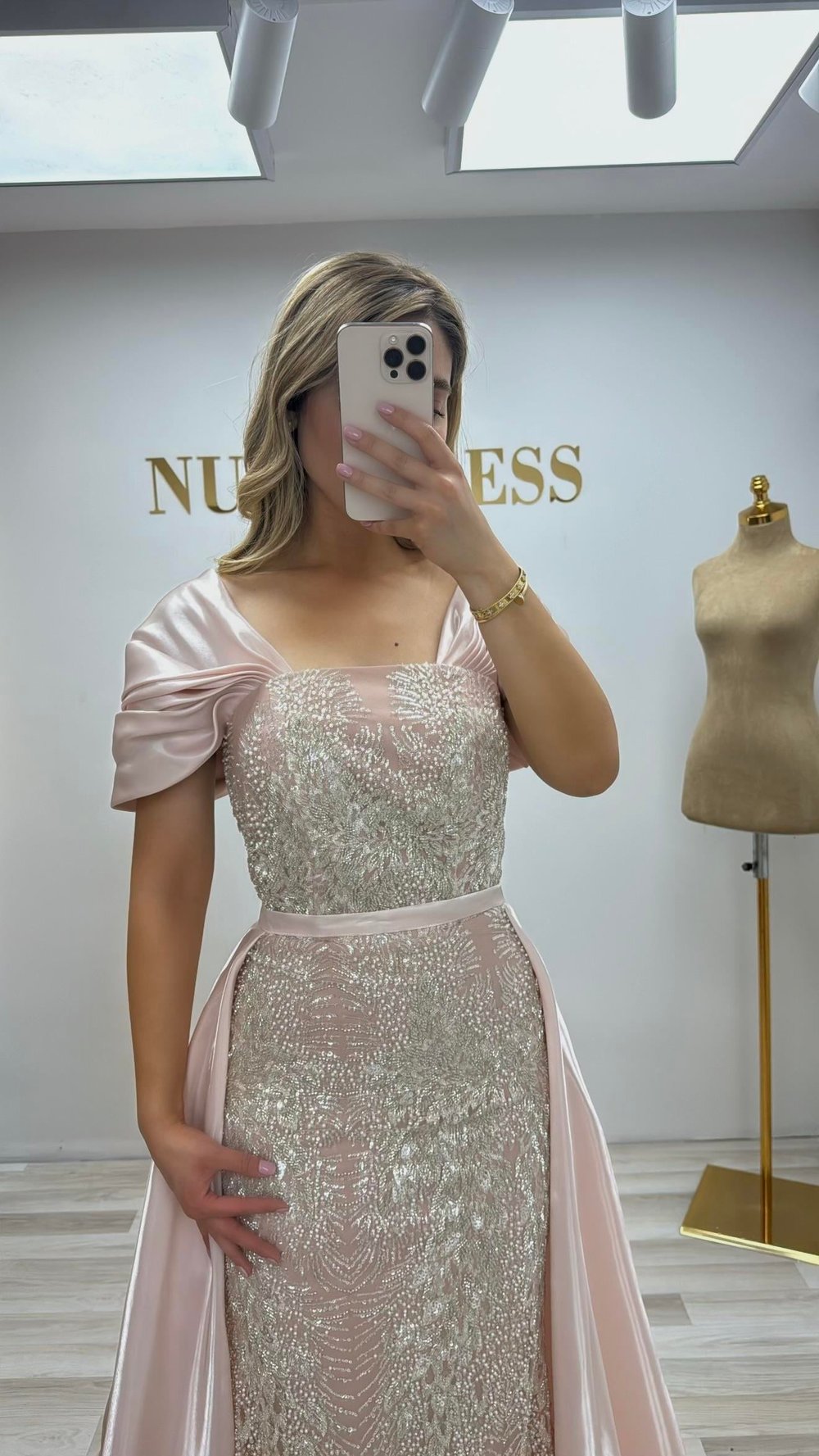 Pembe taşlı palerinli abiye