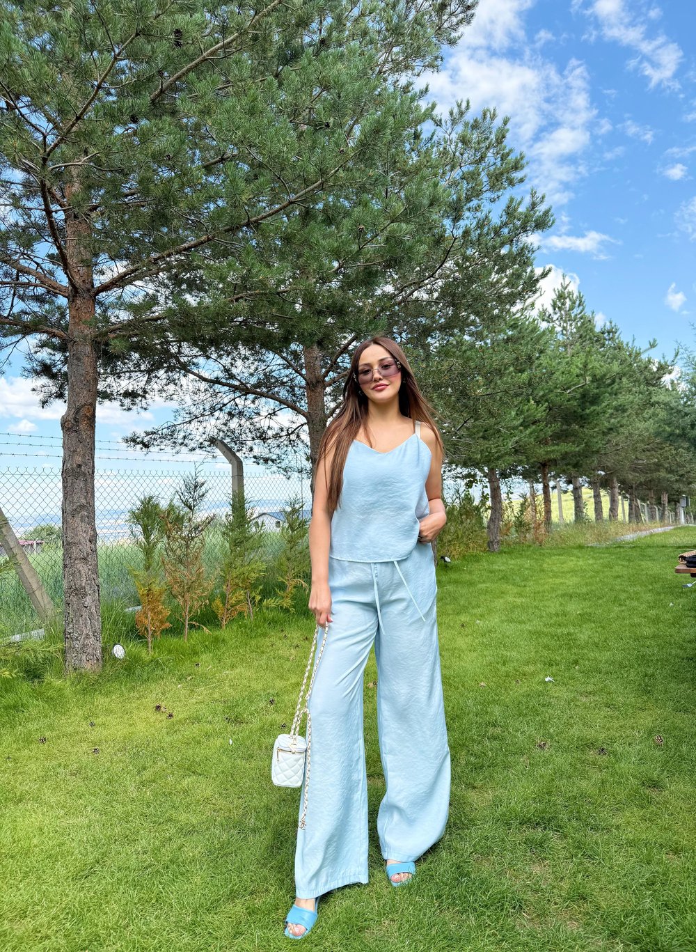 İp Askılı Mavi Takım