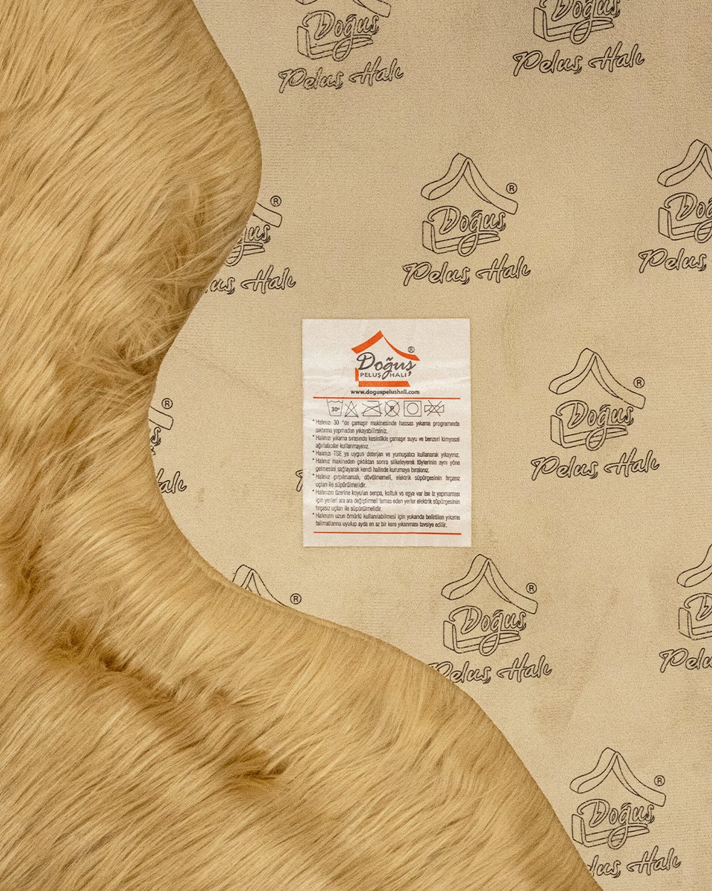 Peluche Krem Kuzu Post Halı – Ekstra Yumuşak Kaymaz Tabanlı Peluş Post