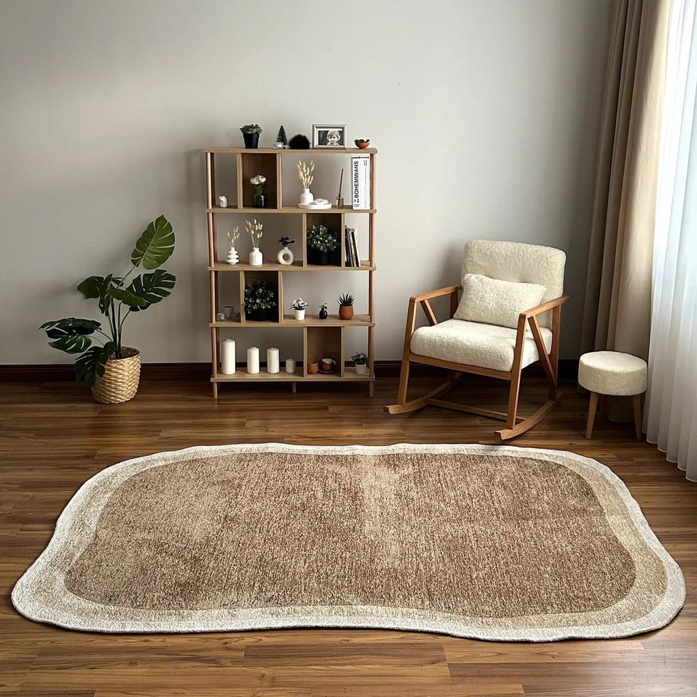 Bej Krem Organik Kesim Amorf Halı – Modern Salon ve Oturma Odası Halısı