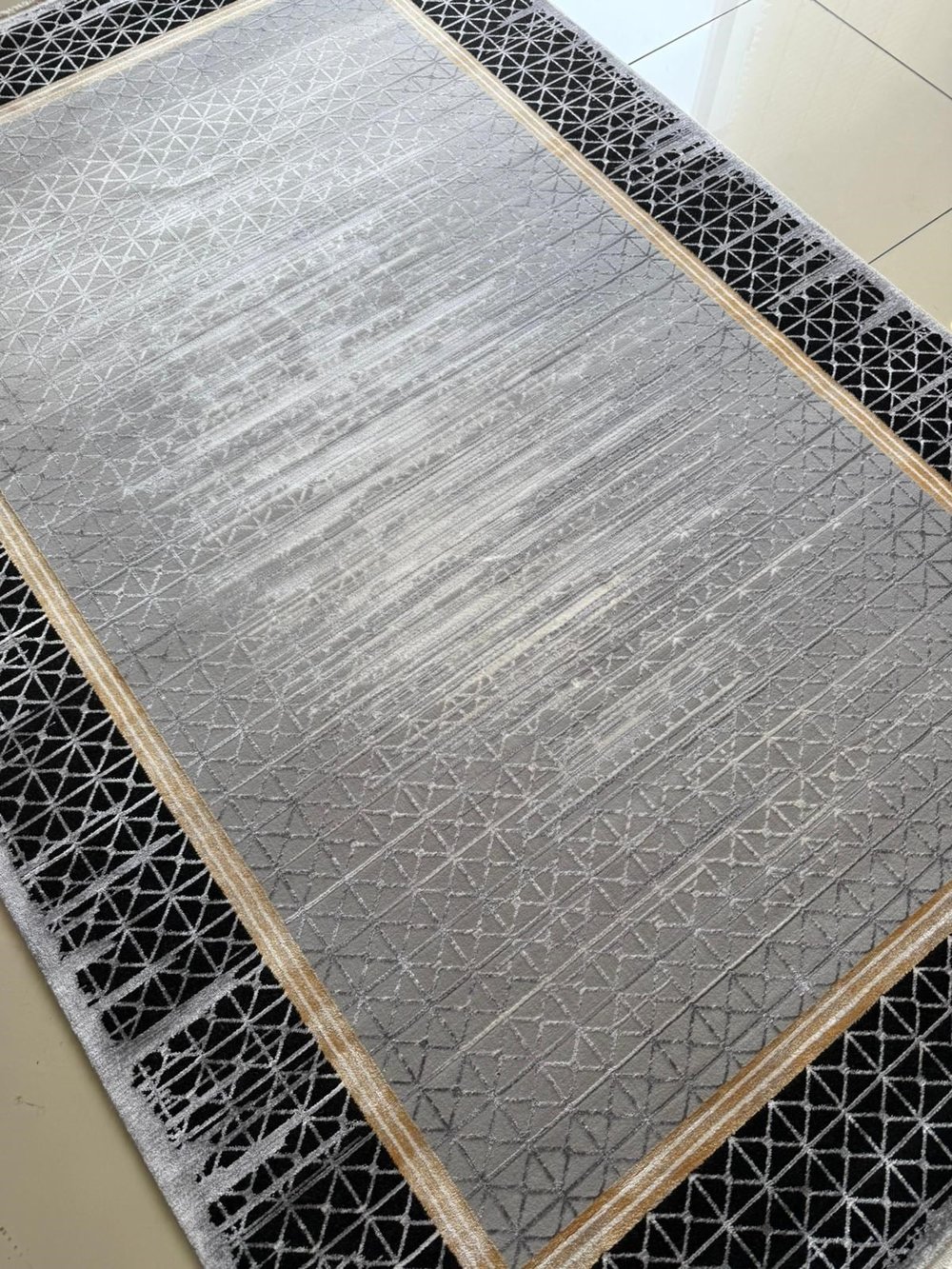 İpek Halı Erva 18169 Gri Siyah Modern Halı 160x230