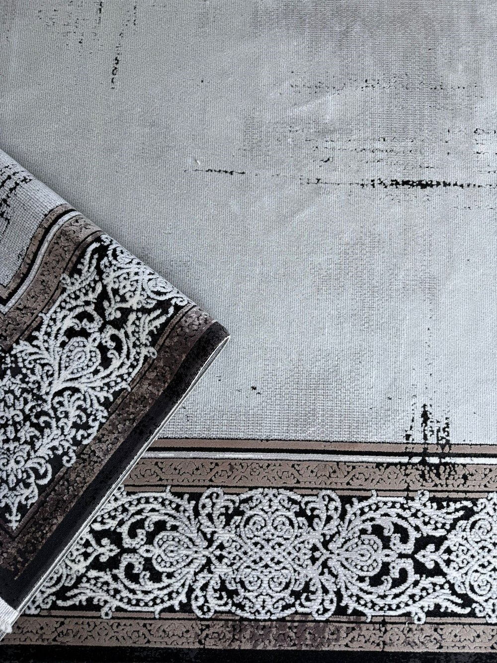 İpek Halı Rivenna 18208 Modern Çerçeveli Gri Halı 160x230