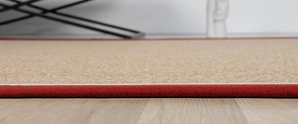 Delhi Yolluk Halı Bordo Kenar Detaylı Doğal Görünümlü Modern Stil Kaymaz Taban Toz Tutmayan Makine Dokuma Özel Ölçü Uyumlu