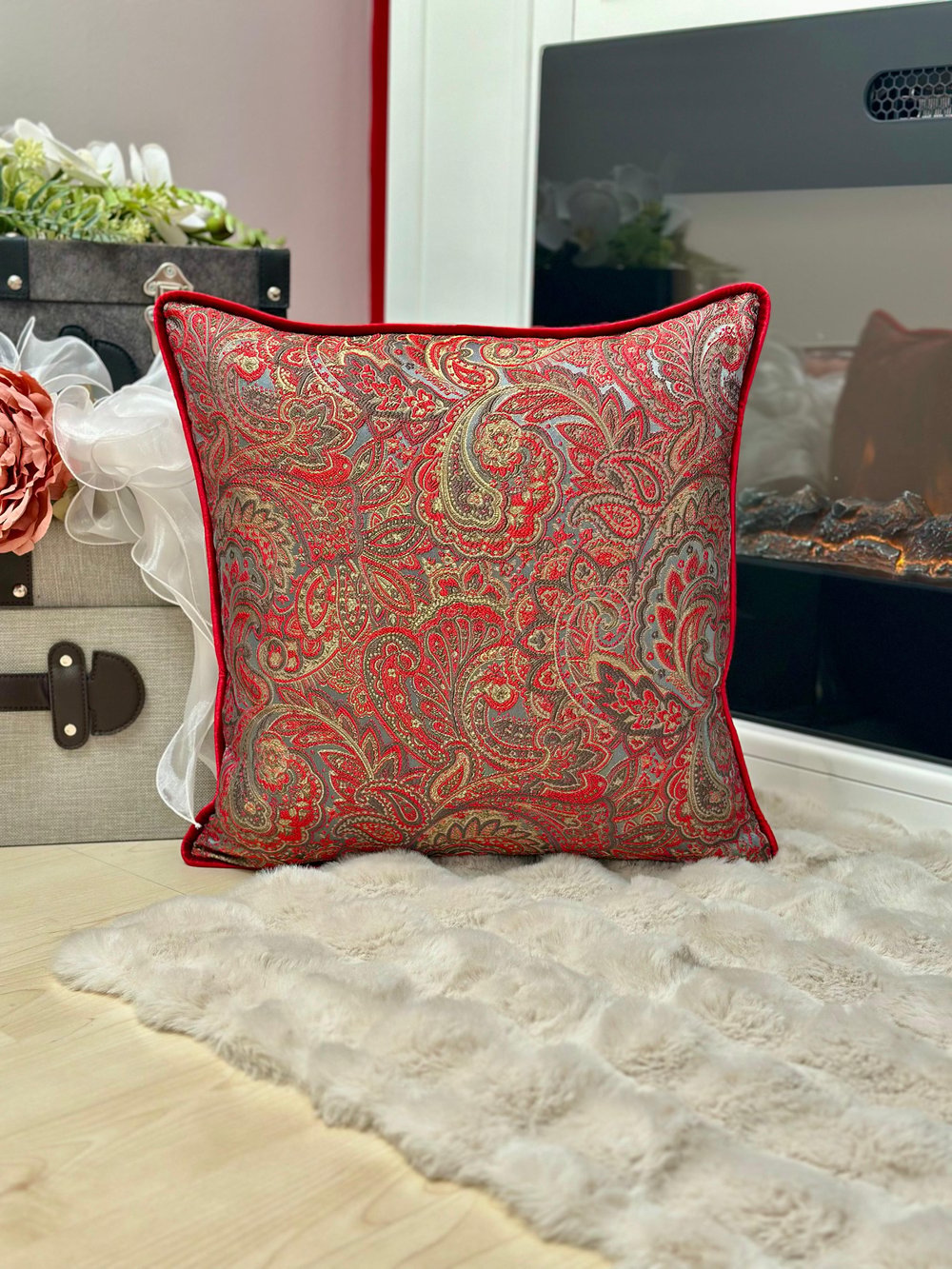 Etro Model Şal Desenli Kırmızı Dekoratif Kırlent