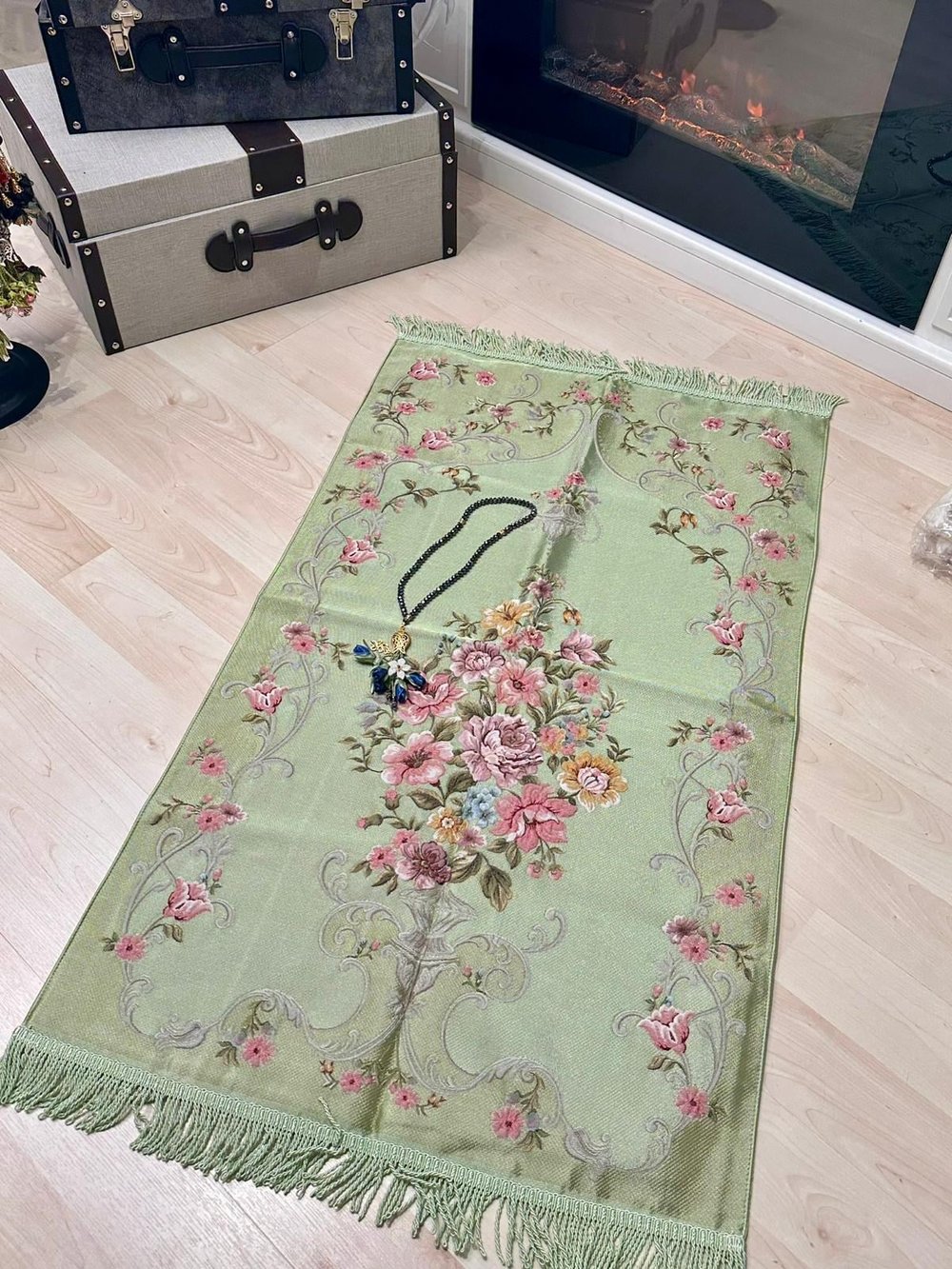 Gülfem Model Açık Yeşil Goblen Seccade