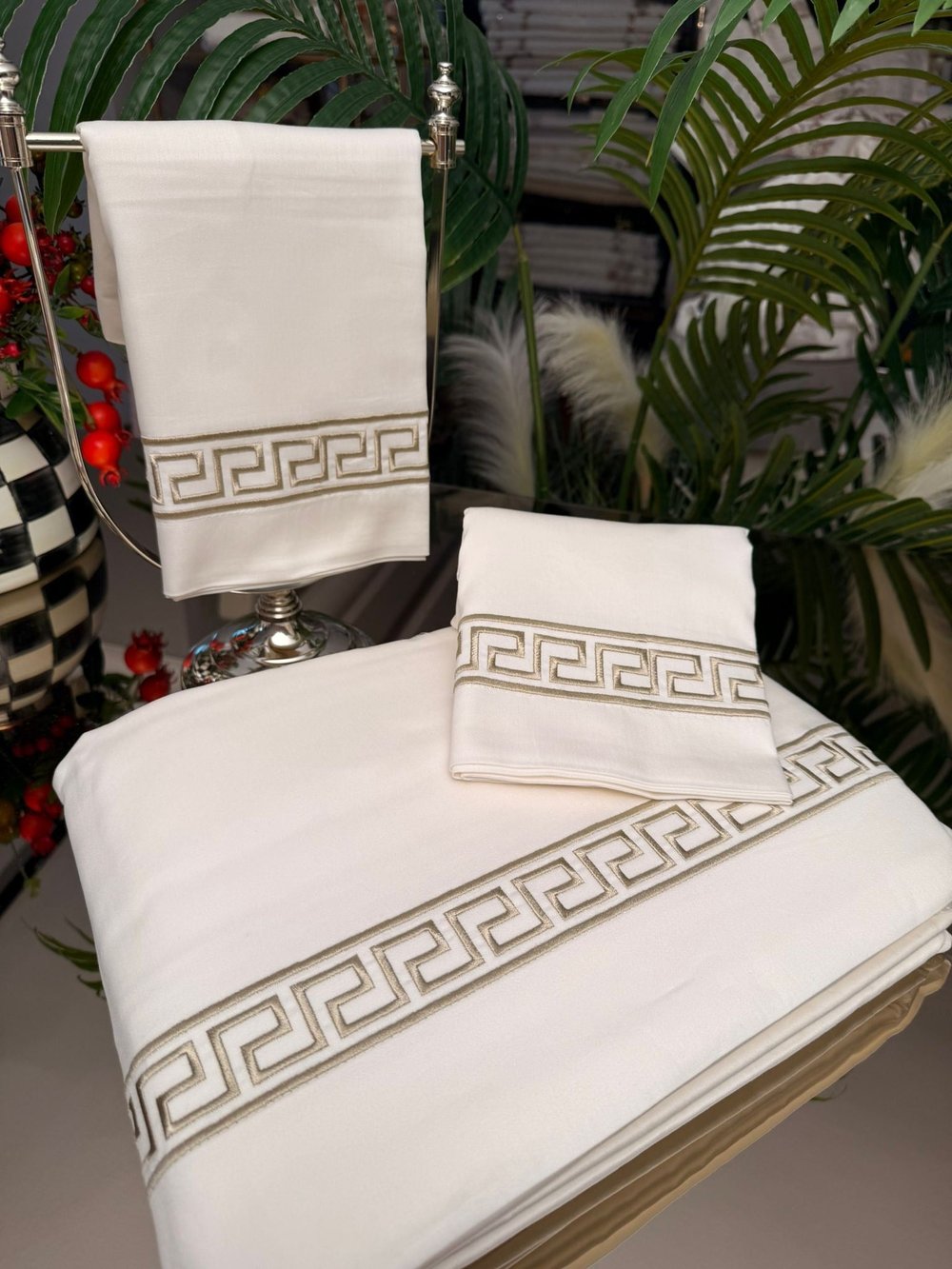 Nevresim Takımı Versace Model Vizon Nakış (King Size)