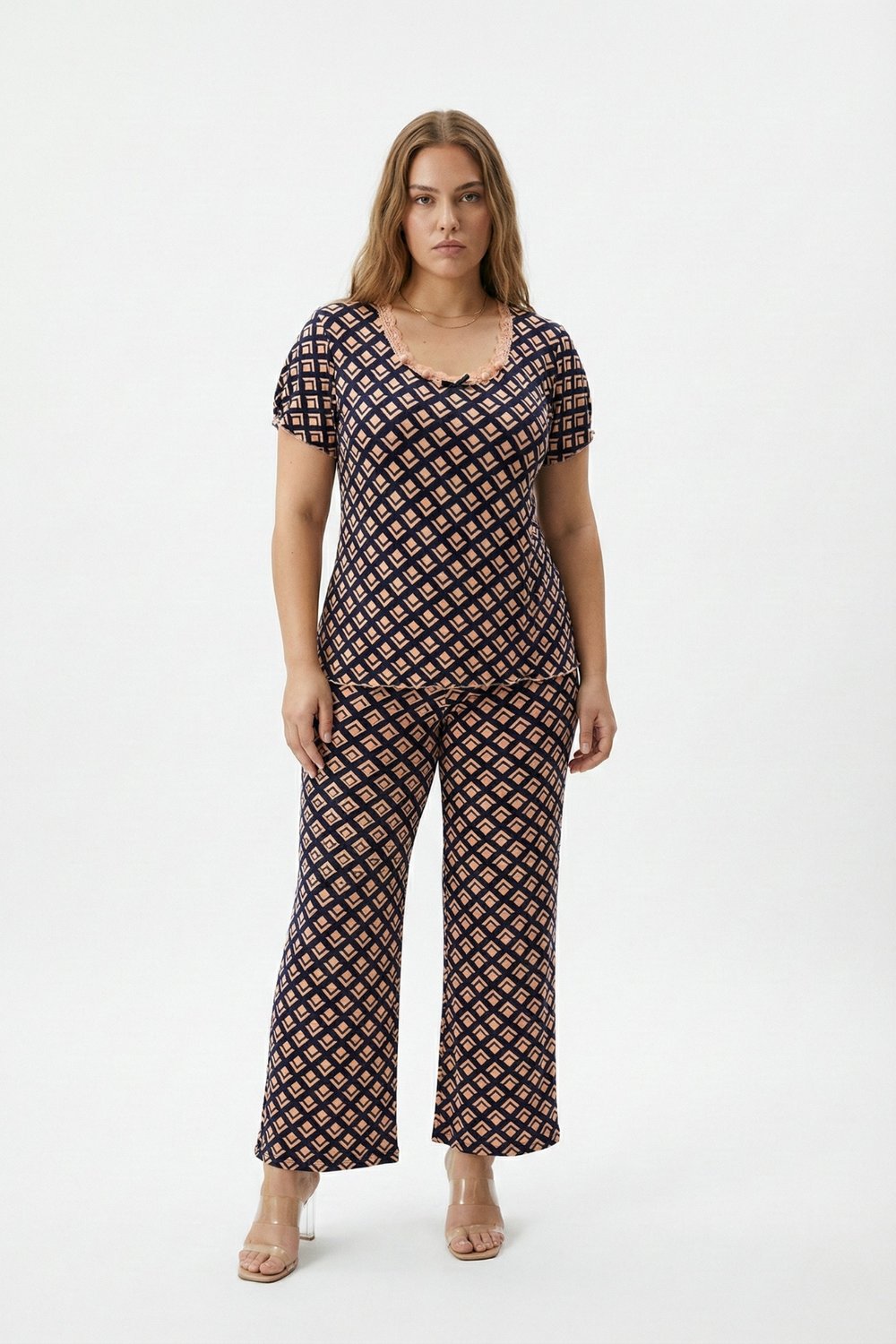 Diamond Bambu Yaka Dantel Detaylı Geniş Pijama Takımı