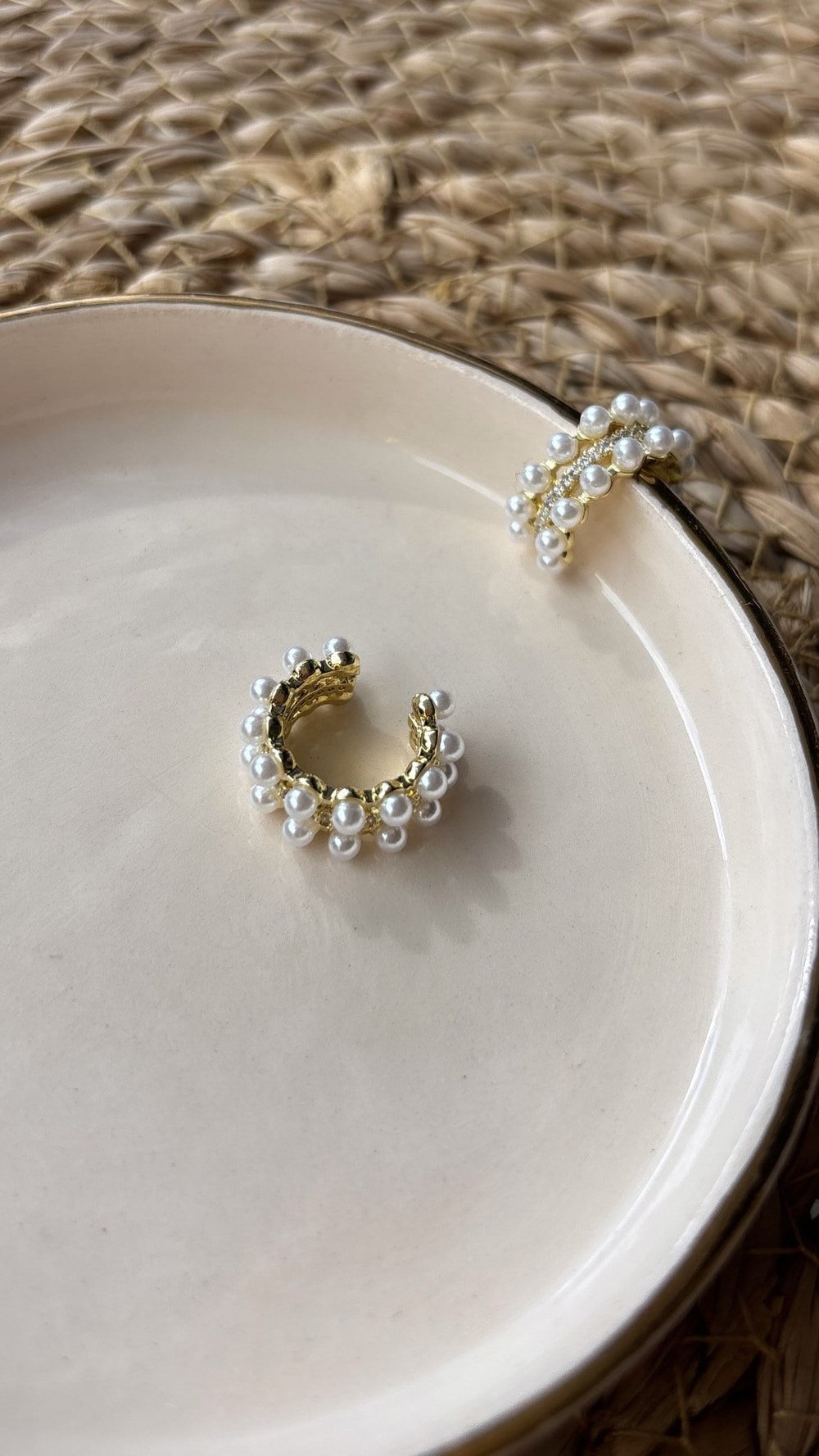 Gold İncili Kıkırdak Küpe
