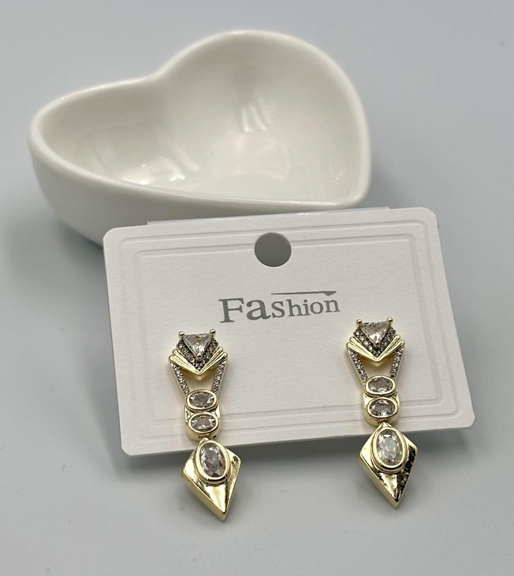Gold Sallantılı Taşlı Küpe