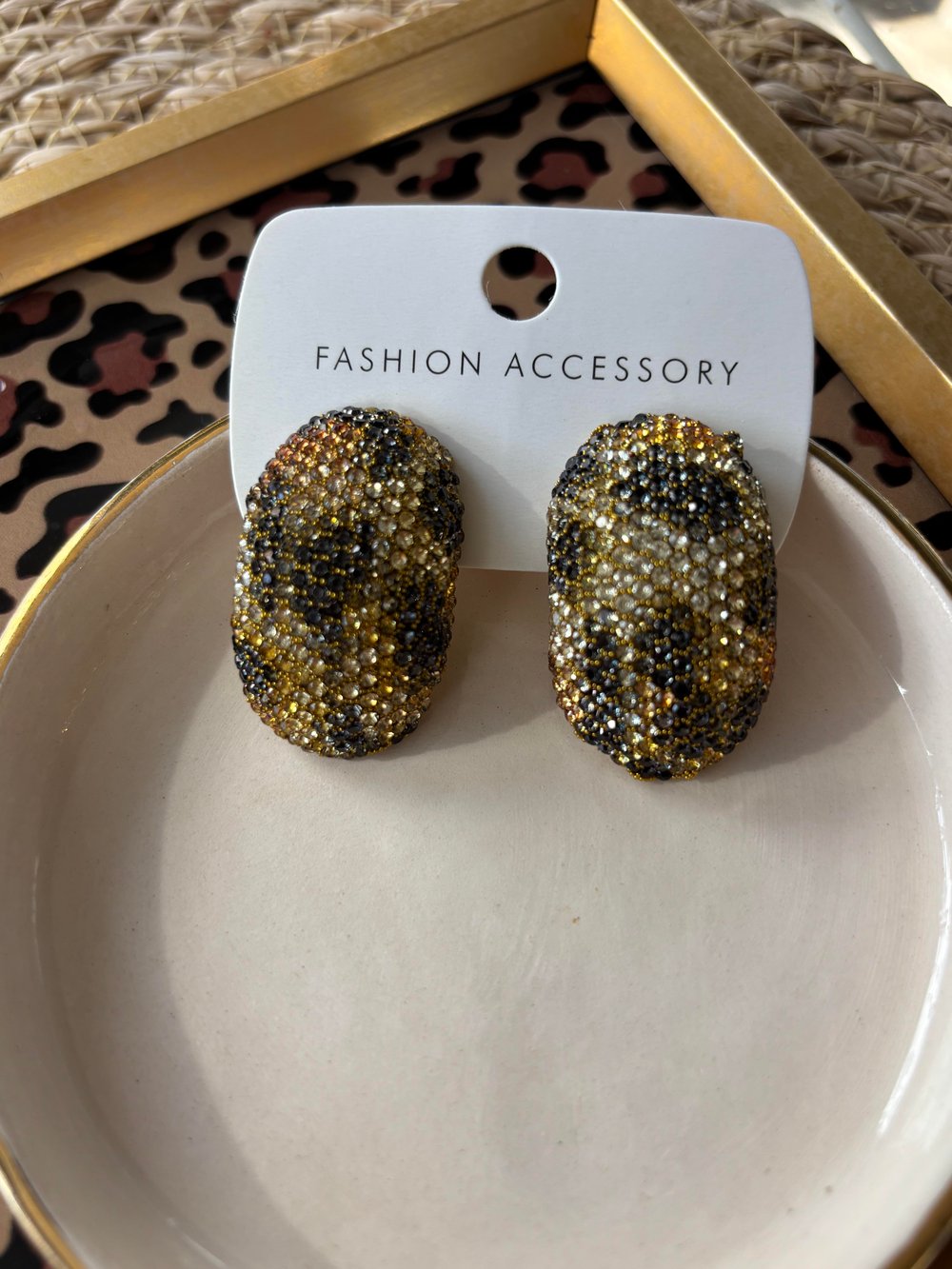 Leopar Desenli Parlak Küpe
