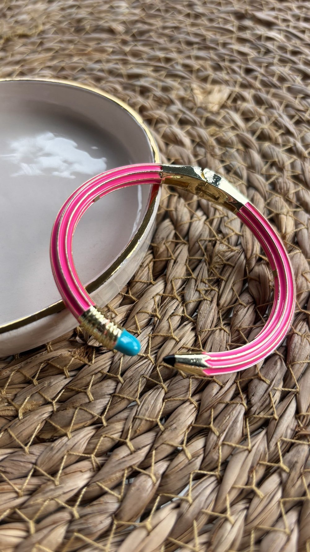 Pembe Kalem Model Bileklik