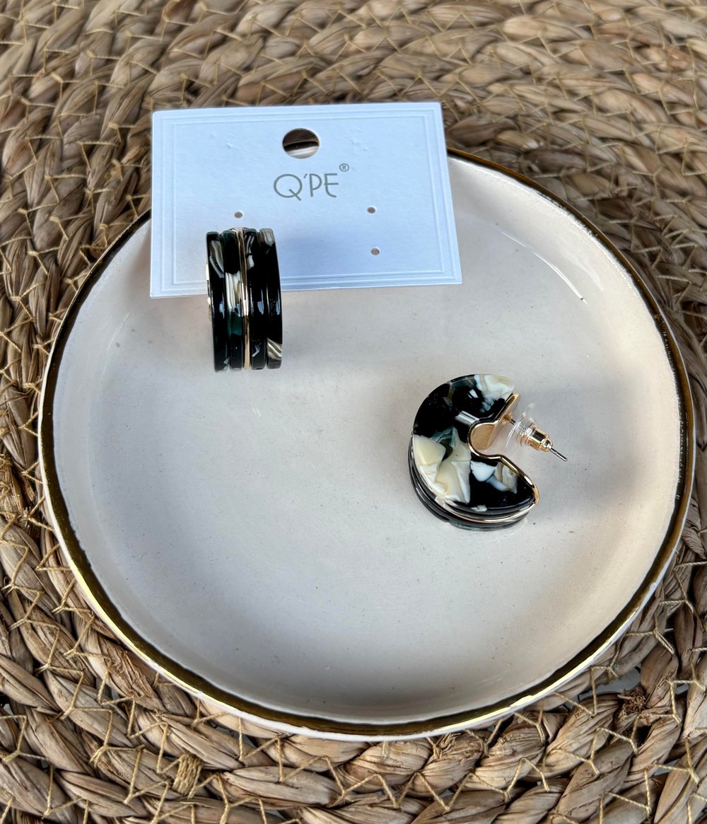 Siyah Krem Desenli Oval Küpe