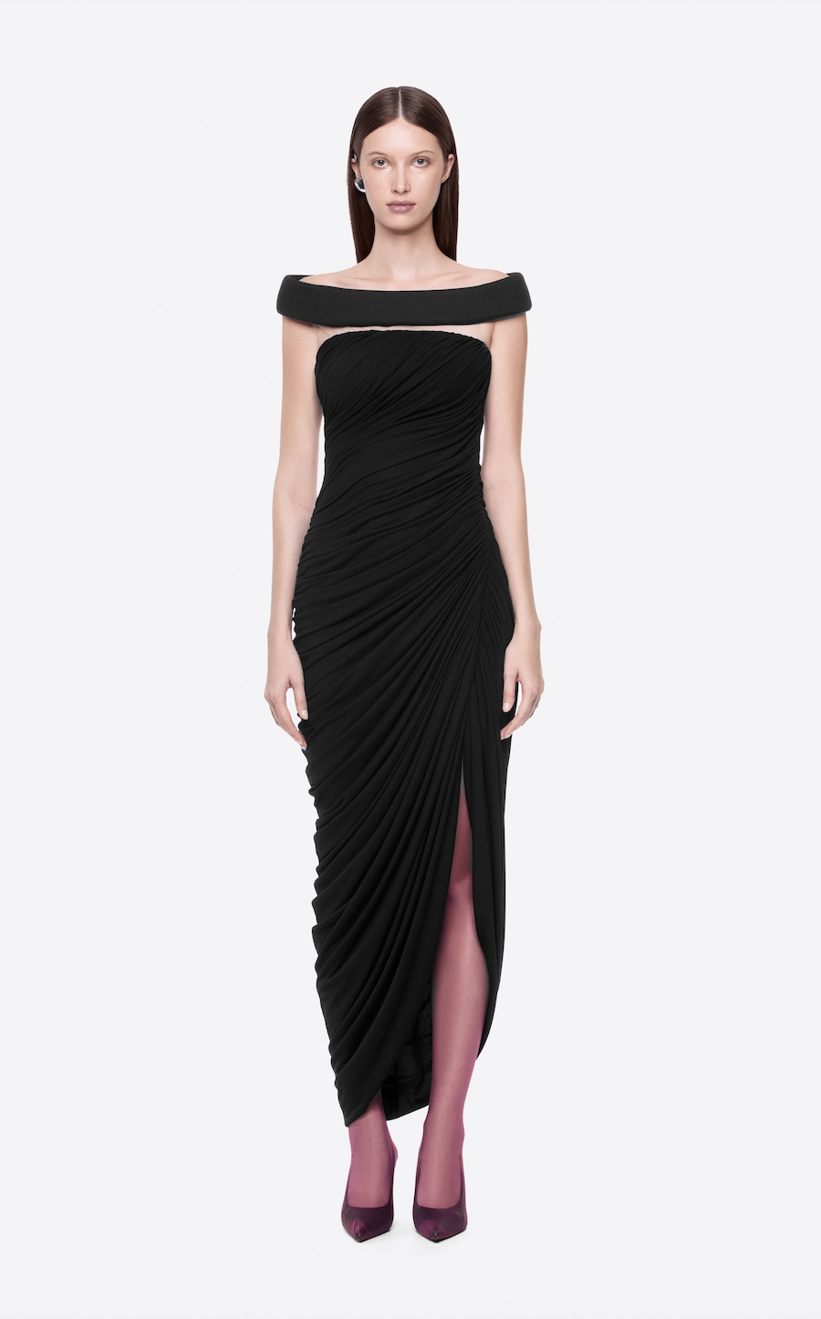 Drape Detaylı Omuzları Açık Siyah Midi Elbise