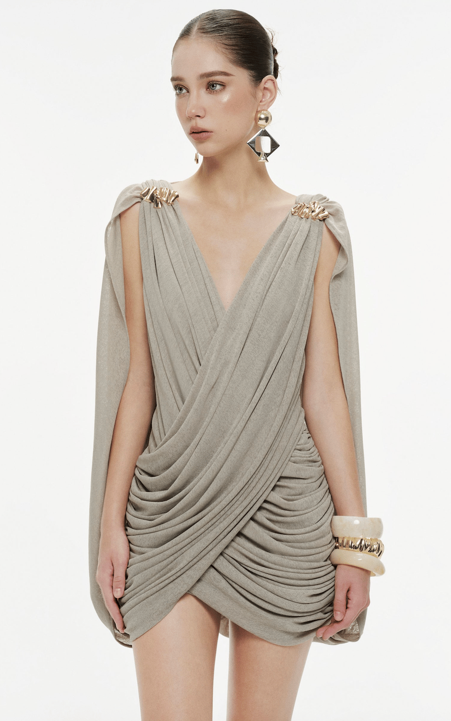 Drape Detaylı Pelerinli Mini Elbise